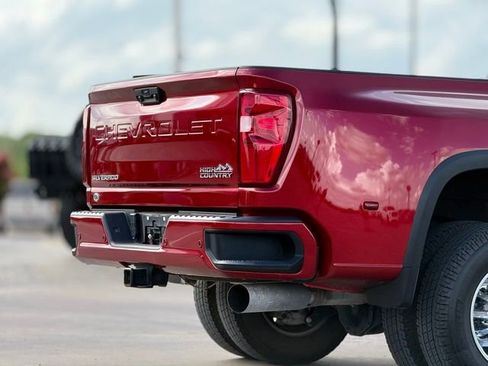 Used 2024 Chevrolet Silverado 3500 High Country image 14