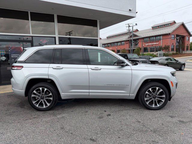 Used 2023 Jeep Grand Cherokee Overland AWD/4WD image 10