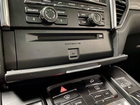 Used 2015 Porsche Macan Turbo AWD/4WD image 35