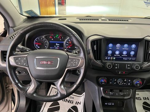 Used 2022 GMC Terrain AT4 image 16