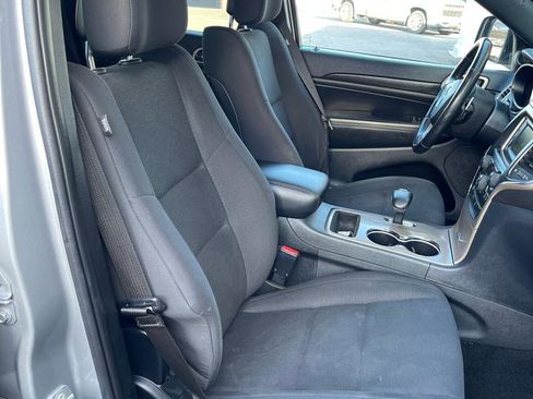 Used 2015 Jeep Grand Cherokee Laredo image 18