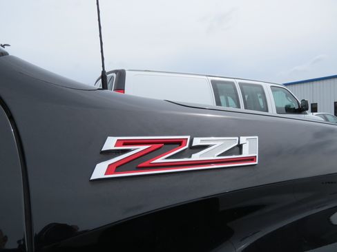 Used 2019 Chevrolet Silverado 1500 LT w/ All-Star Edition image 17