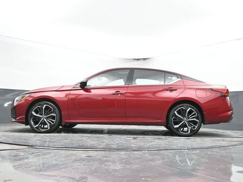 Used 2024 Nissan Altima 2.5 SR w/ SR Premium Package image 51