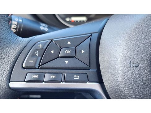 New 2025 Nissan Versa SR w/ Trunk Package FWD image 18