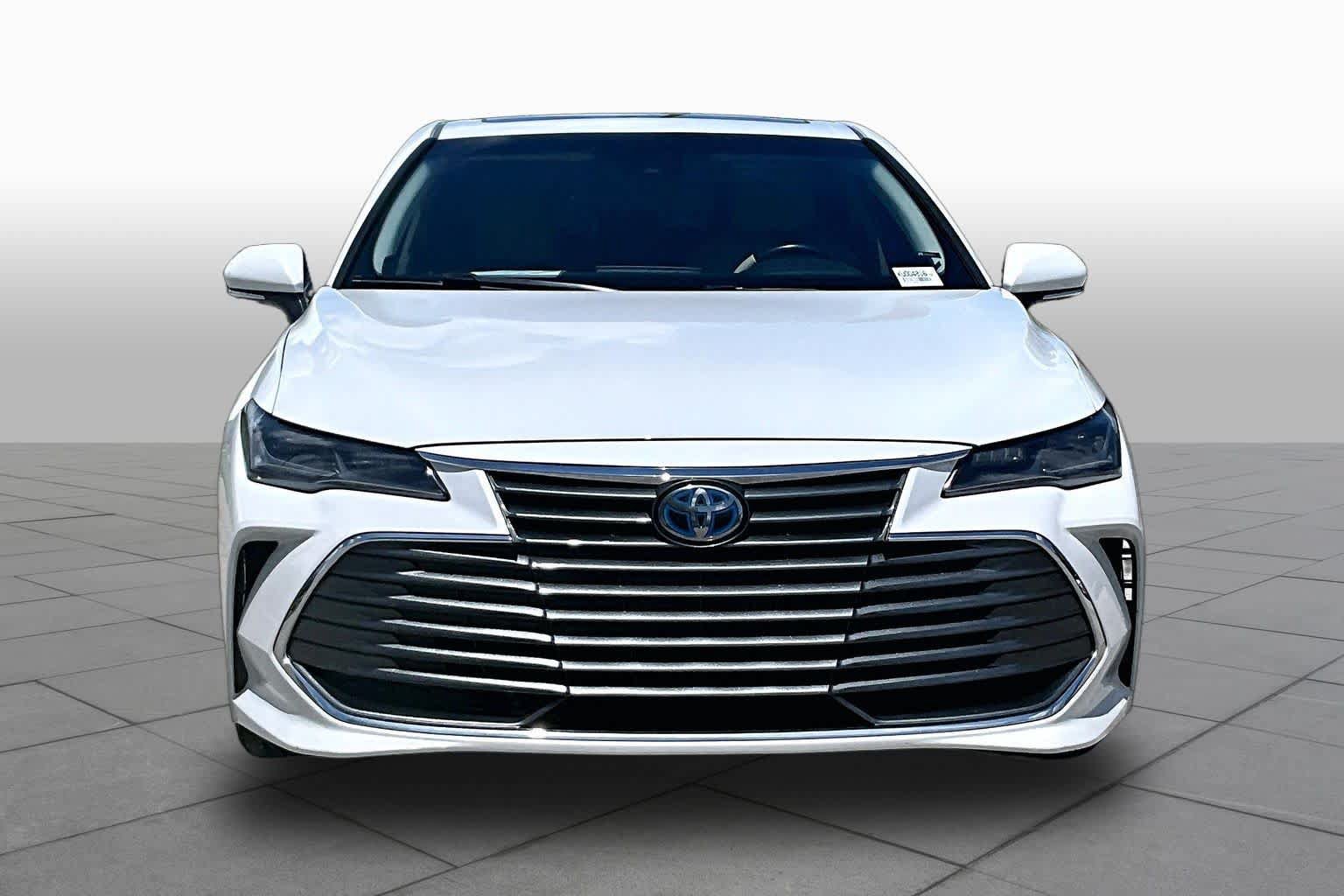Used 2019 Toyota Avalon Limited FWD image 4