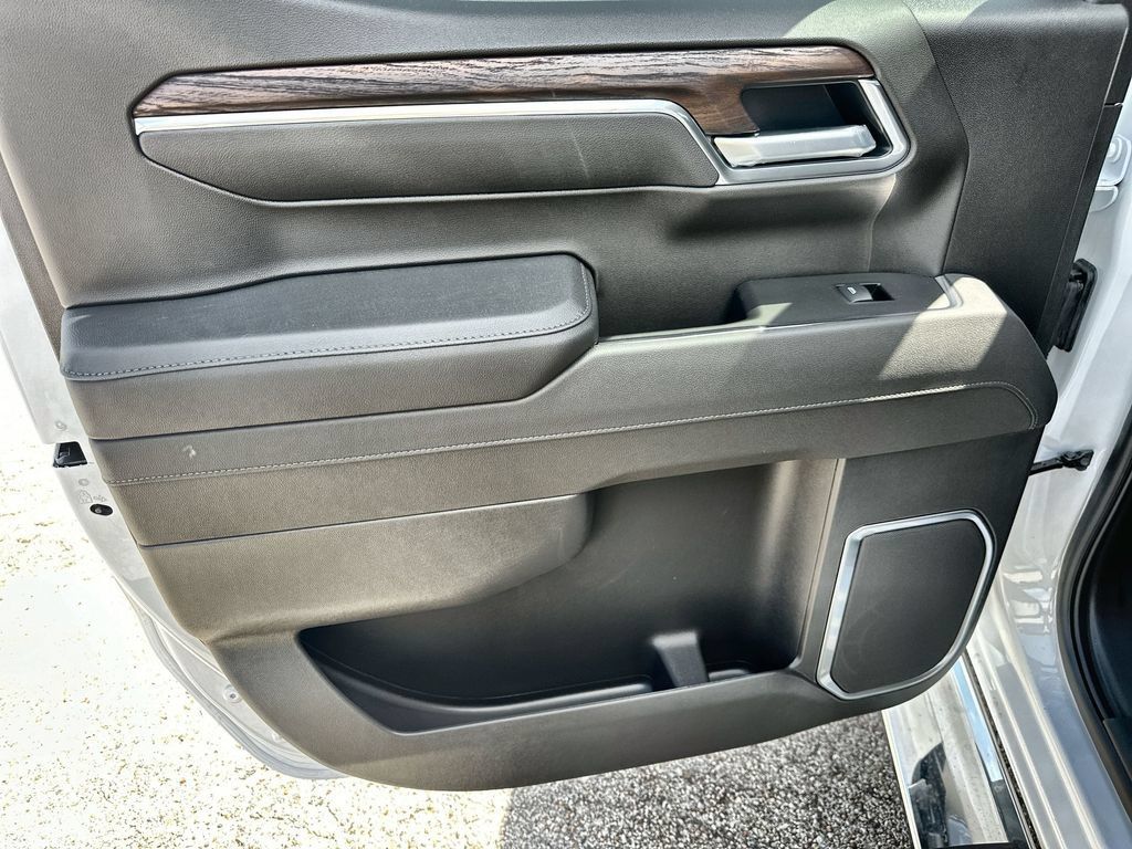 New 2026 GMC Sierra 1500 SLT RWD image 15