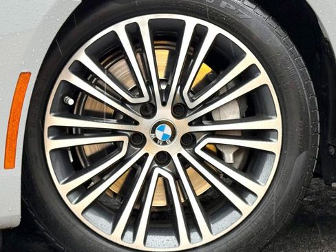 Used 2019 BMW 530i Sedan w/ Convenience Package RWD image 16