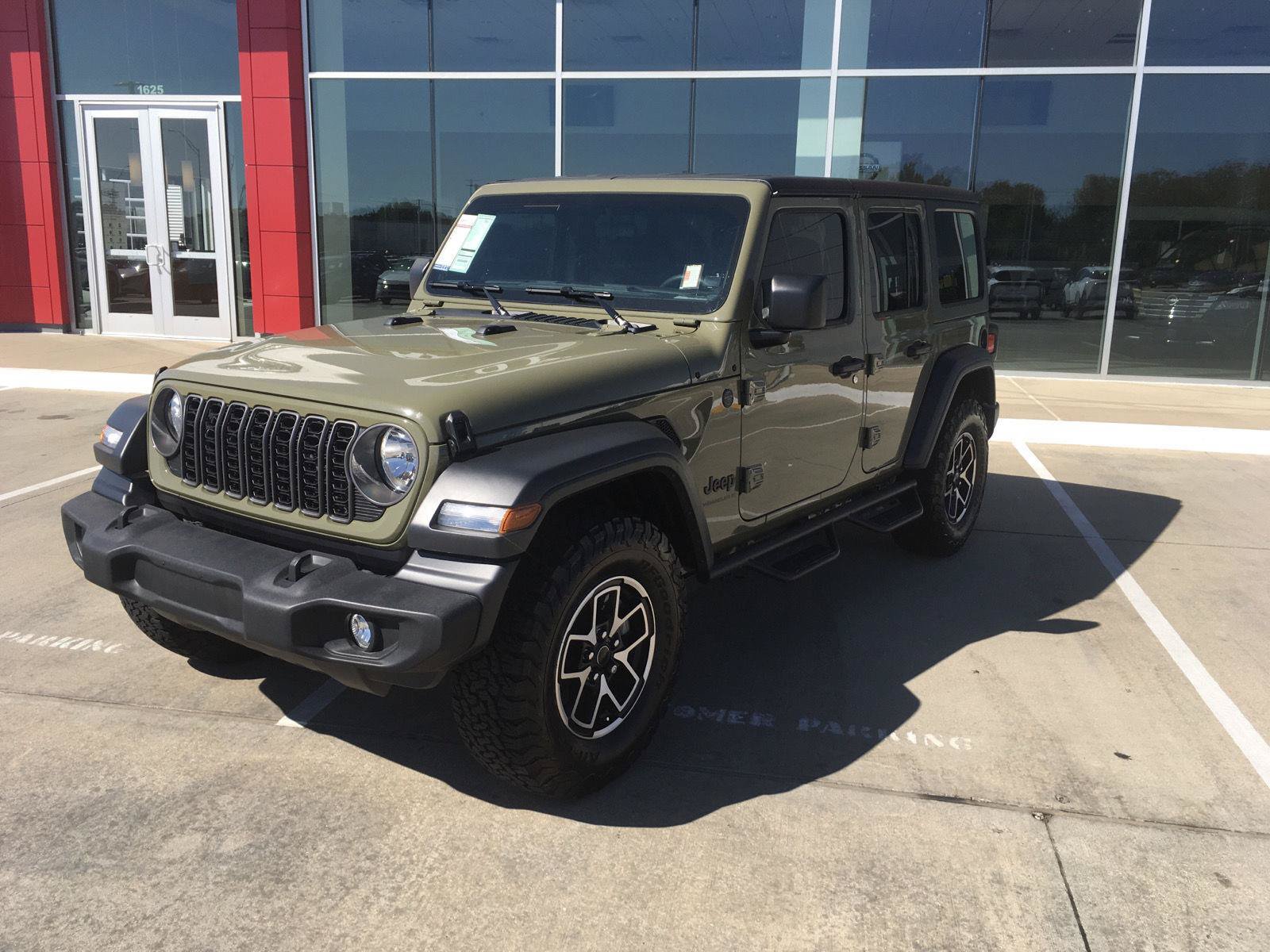 Used 2026 Jeep Wrangler Unlimited Sport AWD/4WD image 2