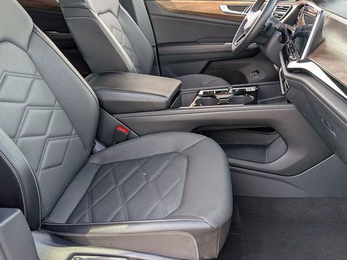 Used 2024 Volkswagen Atlas SE image 20