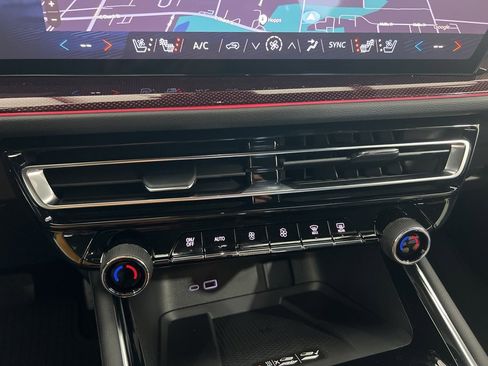 New 2026 Chevrolet Traverse RS image 17