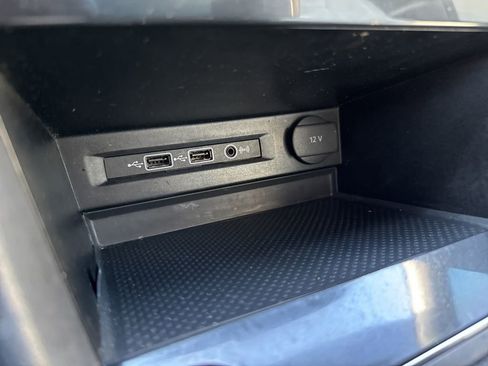 Used 2018 Volkswagen Tiguan SEL image 32