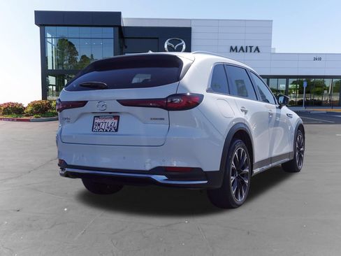 Certified 2024 MAZDA CX-90 Plug-In Hybrid w/ Premium Plus AWD/4WD image 4