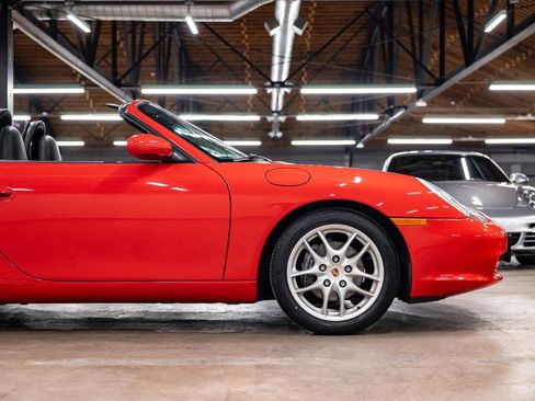 Used 2003 Porsche Boxster RWD image 32