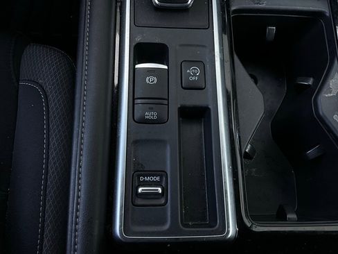 Used 2024 Nissan Pathfinder SV image 22