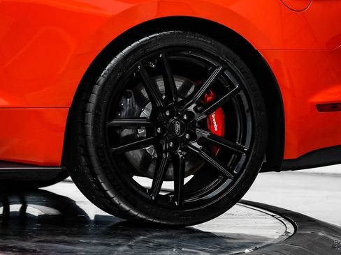 Used 2022 Ford Mustang Shelby GT500 w/ Technology Package RWD image 92