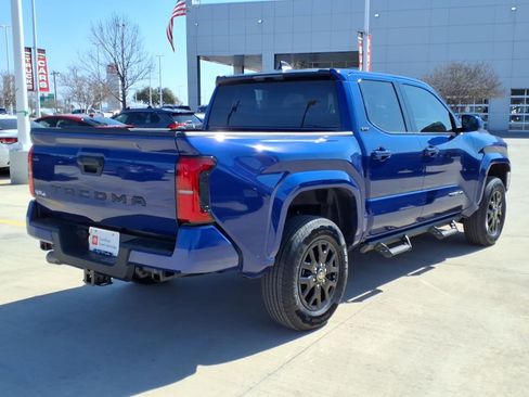 Used 2025 Toyota Tacoma SR5 image 3