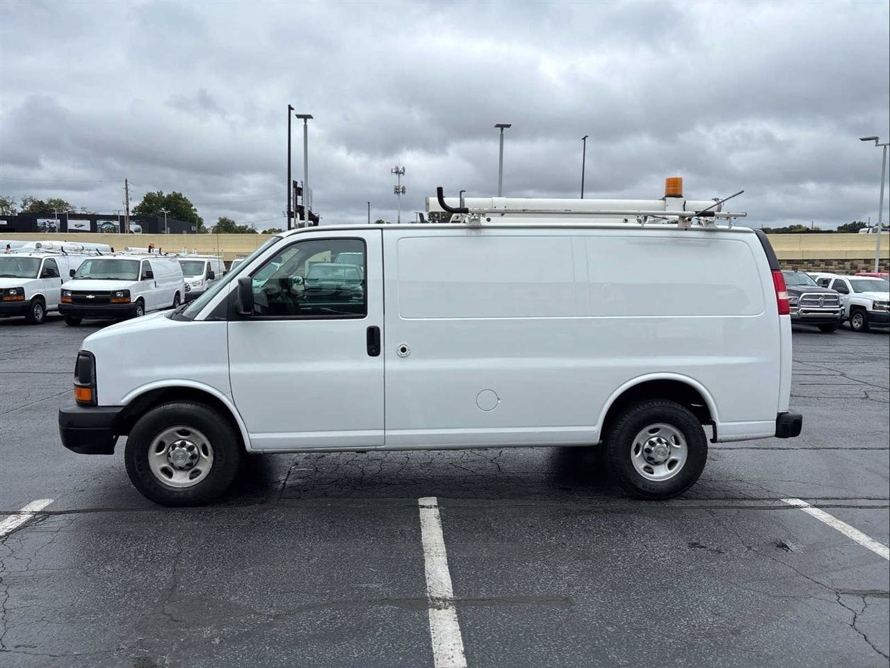 Used 2012 Chevrolet Express 2500 RWD image 5