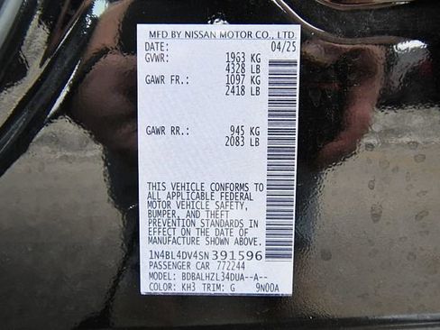 Used 2025 Nissan Altima 2.5 SV FWD image 31