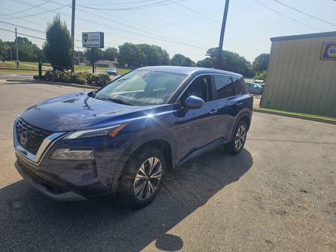 Used 2023 Nissan Rogue SV FWD image 5