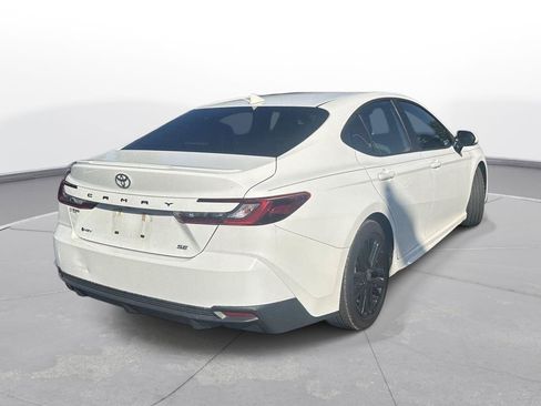 Used 2025 Toyota Camry SE w/ Convenience Package FWD image 6
