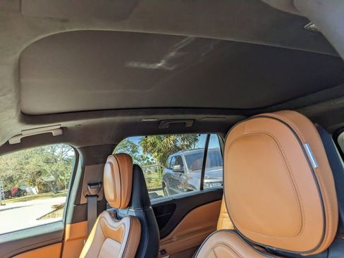 Used 2025 Lincoln Aviator Black Label AWD/4WD image 23