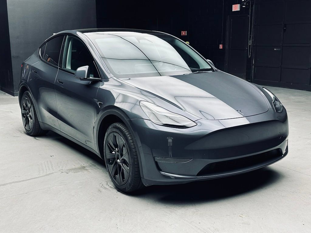 Used 2023 Tesla Model Y Long Range AWD/4WD image 9