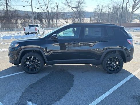 New 2026 Jeep Compass Latitude image 4
