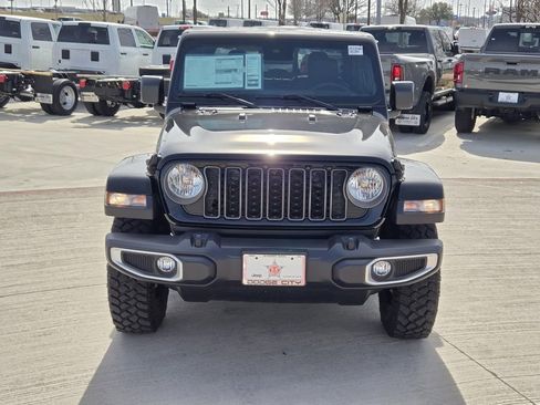 New 2025 Jeep Gladiator Sport image 10
