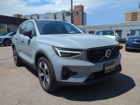 Used 2026 Volvo XC40 B5 Plus AWD/4WD image 1