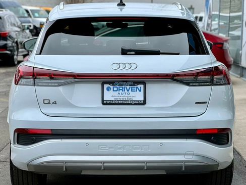 Used 2024 Audi Q4 e-tron Premium Plus w/ Premium Plus image 4