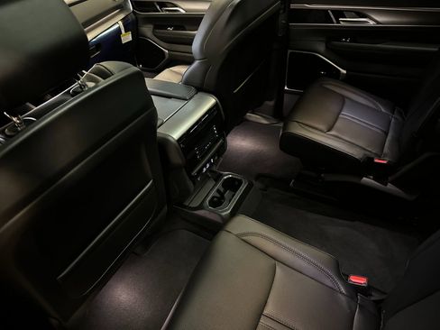 New 2026 Jeep Grand Wagoneer Limited image 11