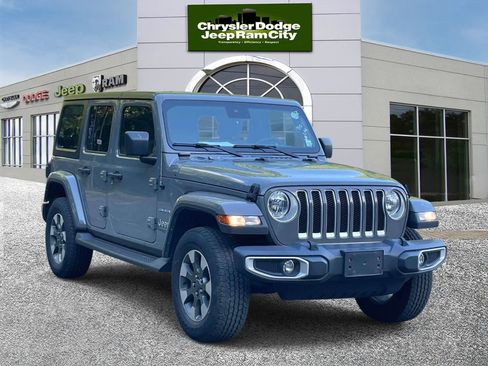 Used 2022 Jeep Wrangler Unlimited Sahara w/ Safety Group AWD/4WD image 4