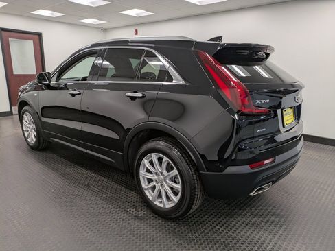 Used 2023 Cadillac XT4 Luxury w/ Cold Weather Package image 6