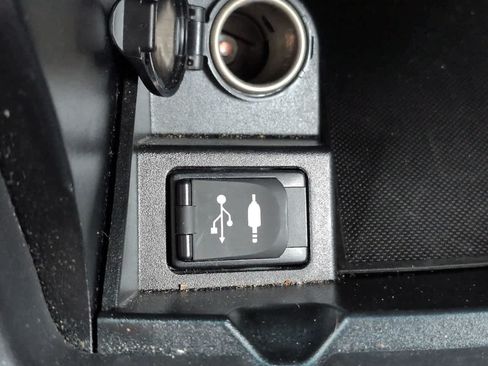 Used 2017 Toyota Camry SE FWD image 20