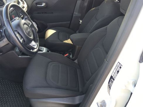 Used 2021 Jeep Renegade Latitude w/ Convenience Group image 12