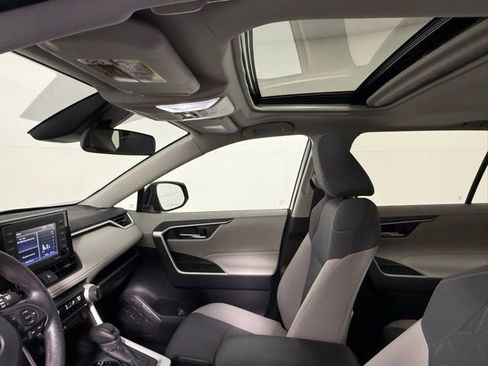 Used 2022 Toyota RAV4 XLE image 29