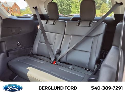 New 2025 Ford Explorer Active w/ Active Comfort Package image 8