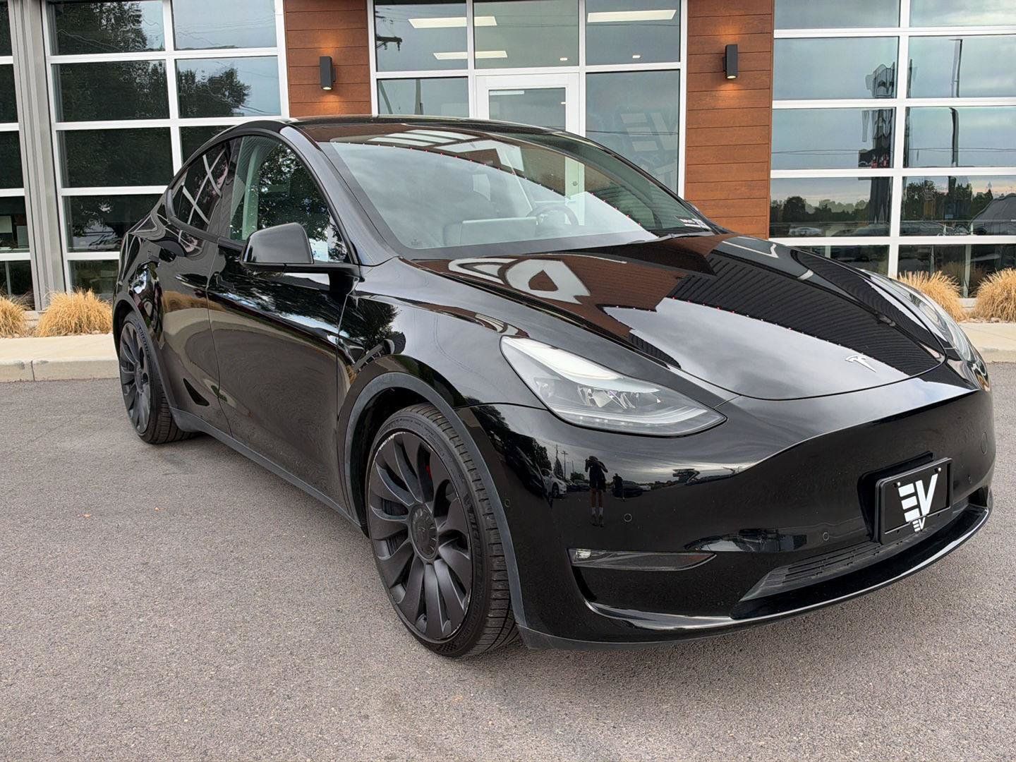 Used 2022 Tesla Model Y Performance AWD/4WD image 2