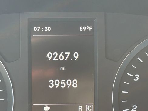 Used 2023 Mercedes-Benz Metris Passenger image 4