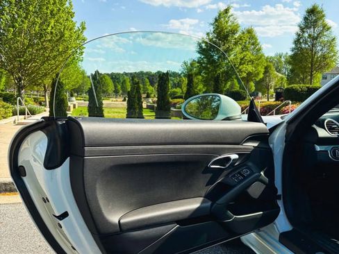 Used 2019 Porsche 718 Boxster image 17
