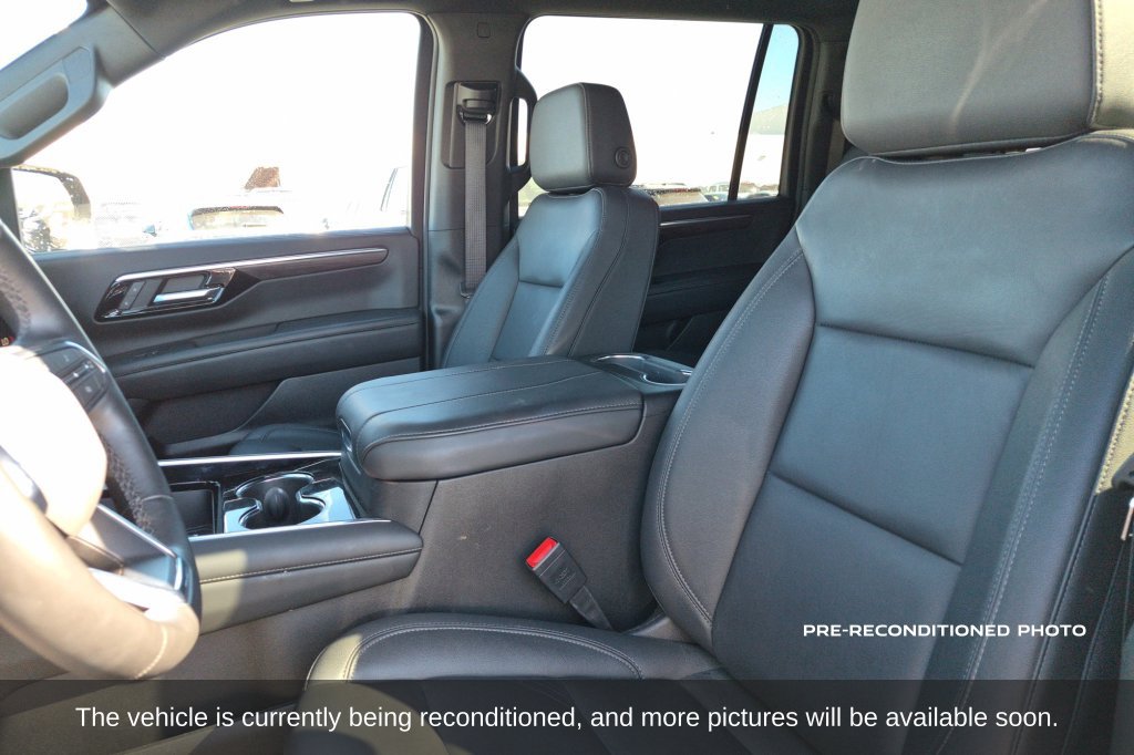Used 2026 Chevrolet Suburban LT w/ Comfort Package AWD/4WD image 11