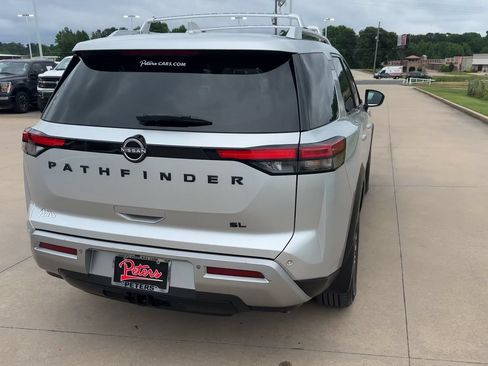 Used 2022 Nissan Pathfinder SL w/ SL Black Package FWD image 8