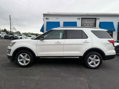 Used 2016 Ford Explorer XLT w/ Equipment Group 202A AWD/4WD image 8