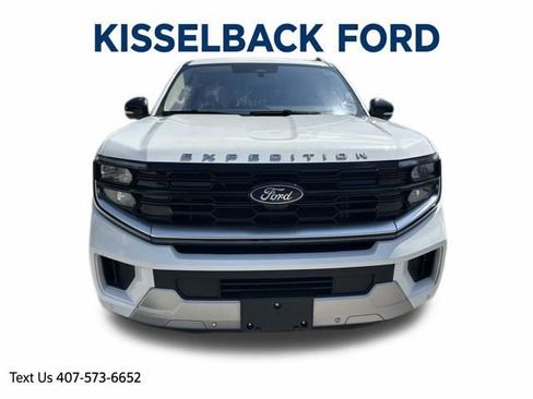 Certified 2025 Ford Expedition Max Platinum w/ Driver's Package AWD/4WD image 11
