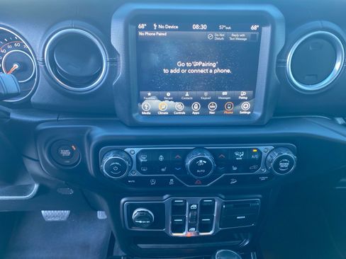 Used 2020 Jeep Wrangler Unlimited Sahara AWD/4WD image 12