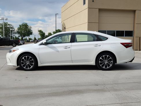 Used 2016 Toyota Avalon XLE FWD image 2