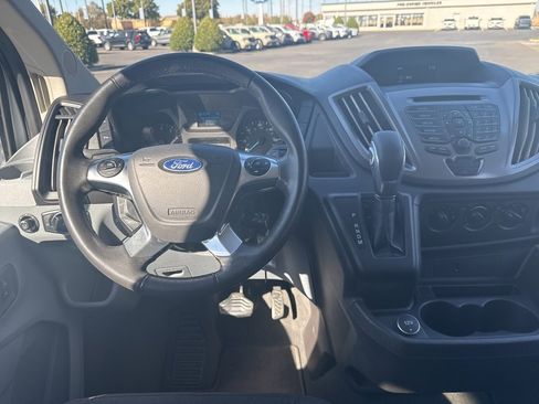 Used 2017 Ford Transit 350 XLT image 9