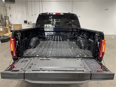 New 2025 Ford F150 Lariat w/ Equipment Group 501A Mid image 24