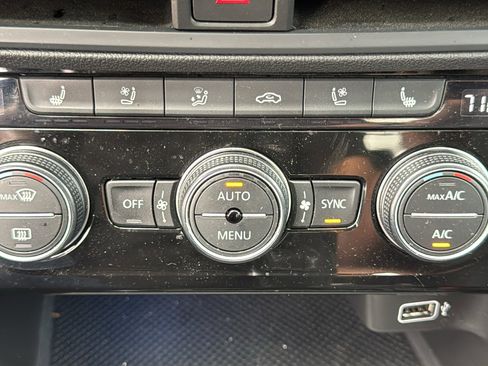 Used 2019 Volkswagen Jetta GLI Autobahn image 20