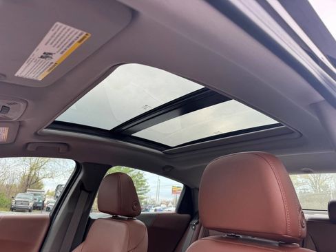 Used 2016 Chevrolet Malibu Premier w/ Driver Confidence Package image 21